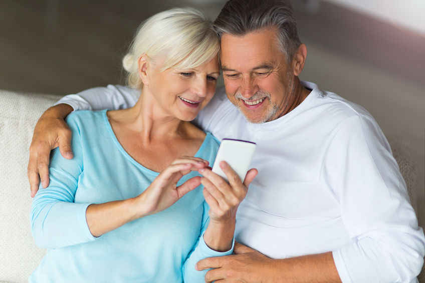 Senior-Texting-Estate-plaining