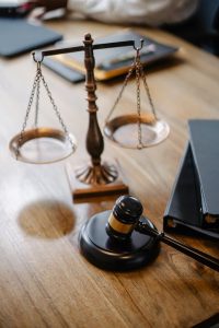 die without a will in Louisiana, image of courtroom symbols
